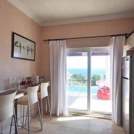 Amazing Seafront 4 Bedrooms Villa In Kalkan Centre וילה קס