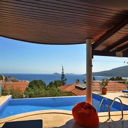 Amazing Seafront 4 Bedrooms Villa In Kalkan Centre וילה *