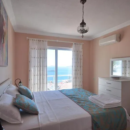 Amazing Seafront 4 Bedrooms Villa In Kalkan Centre וילה קס