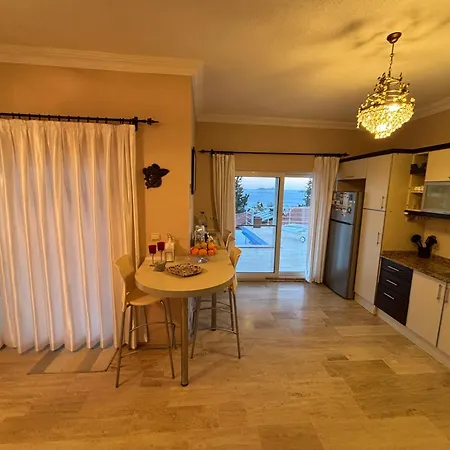 Amazing Seafront 4 Bedrooms Villa In Kalkan Centre קס