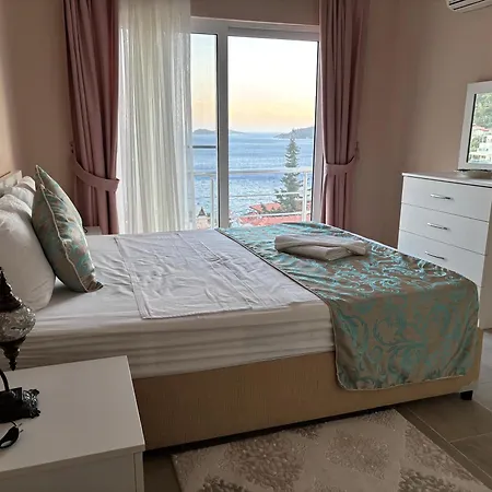 Amazing Seafront 4 Bedrooms Villa In Kalkan Centre * קס