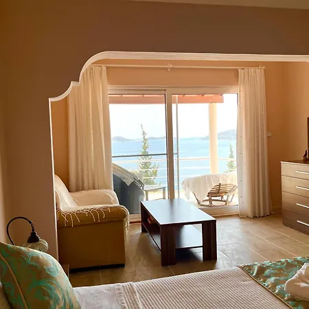 Amazing Seafront 4 Bedrooms Villa In Kalkan Centre וילה