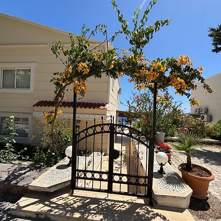 Amazing Seafront 4 Bedrooms Villa In Kalkan Centre * קס
