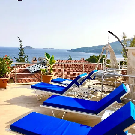 Amazing Seafront 4 Bedrooms Villa In Kalkan Centre וילה *